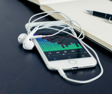 mobile-616012_1920