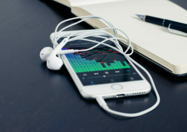 mobile-616012_1920